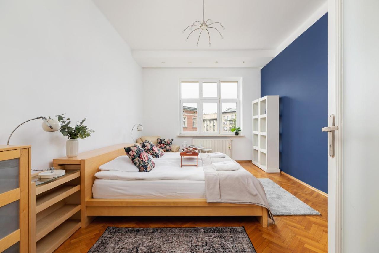 Slowacki Avenue Family Apartment Kraków by Renters Exterior foto