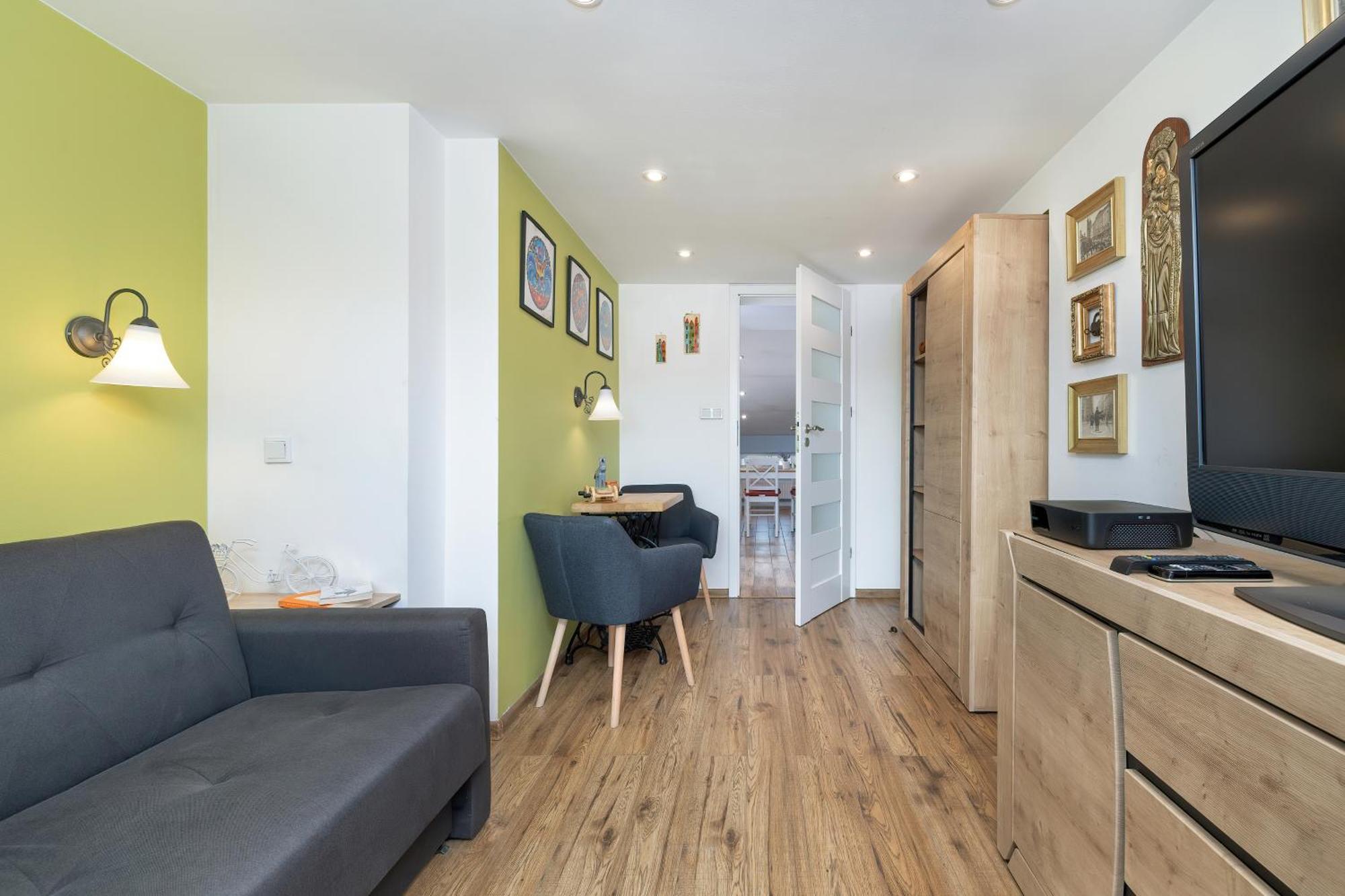 Slowacki Avenue Family Apartment Kraków by Renters Exterior foto